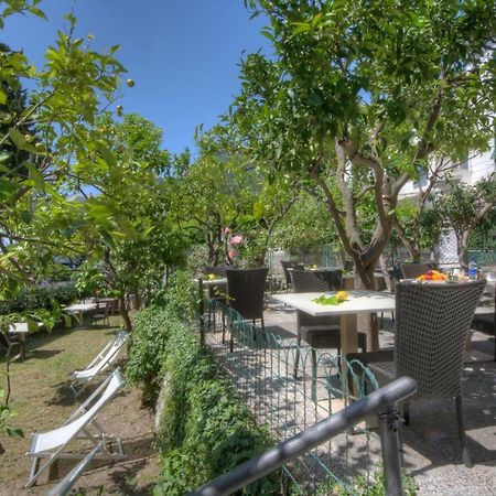 Rione San Carlo Hotell Finale Ligure Eksteriør bilde