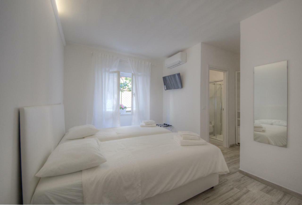 Rione San Carlo Hotell Finale Ligure Eksteriør bilde